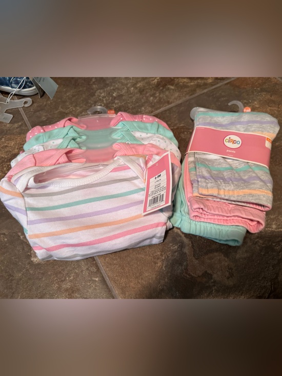 Circo Other - NWT 6-9 mth -  5 pack Bodysuit & 3 pair matching Pants Set -